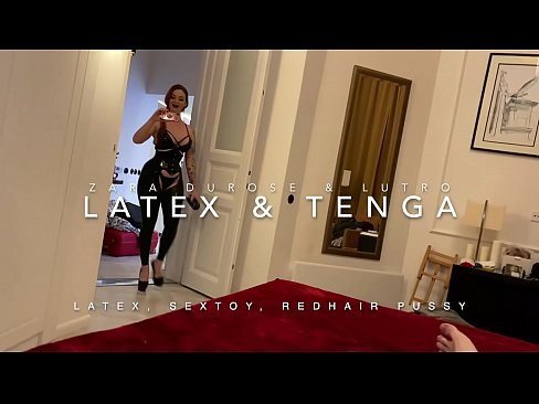 ❤️ Jaruma mai jajayen kaya sanye da rigar latex mai cin duri ❌ Labaran batsa  ️❤