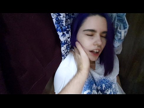 ❤️ Ya sami kanwata a cikin kabad ya taimaka mata ❌ Labaran batsa  ️❤